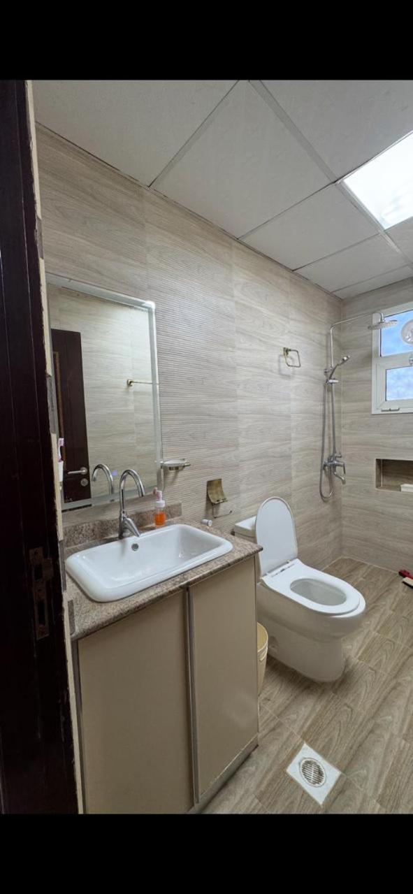 Dahariz Beach Apartment Салалах Екстериор снимка